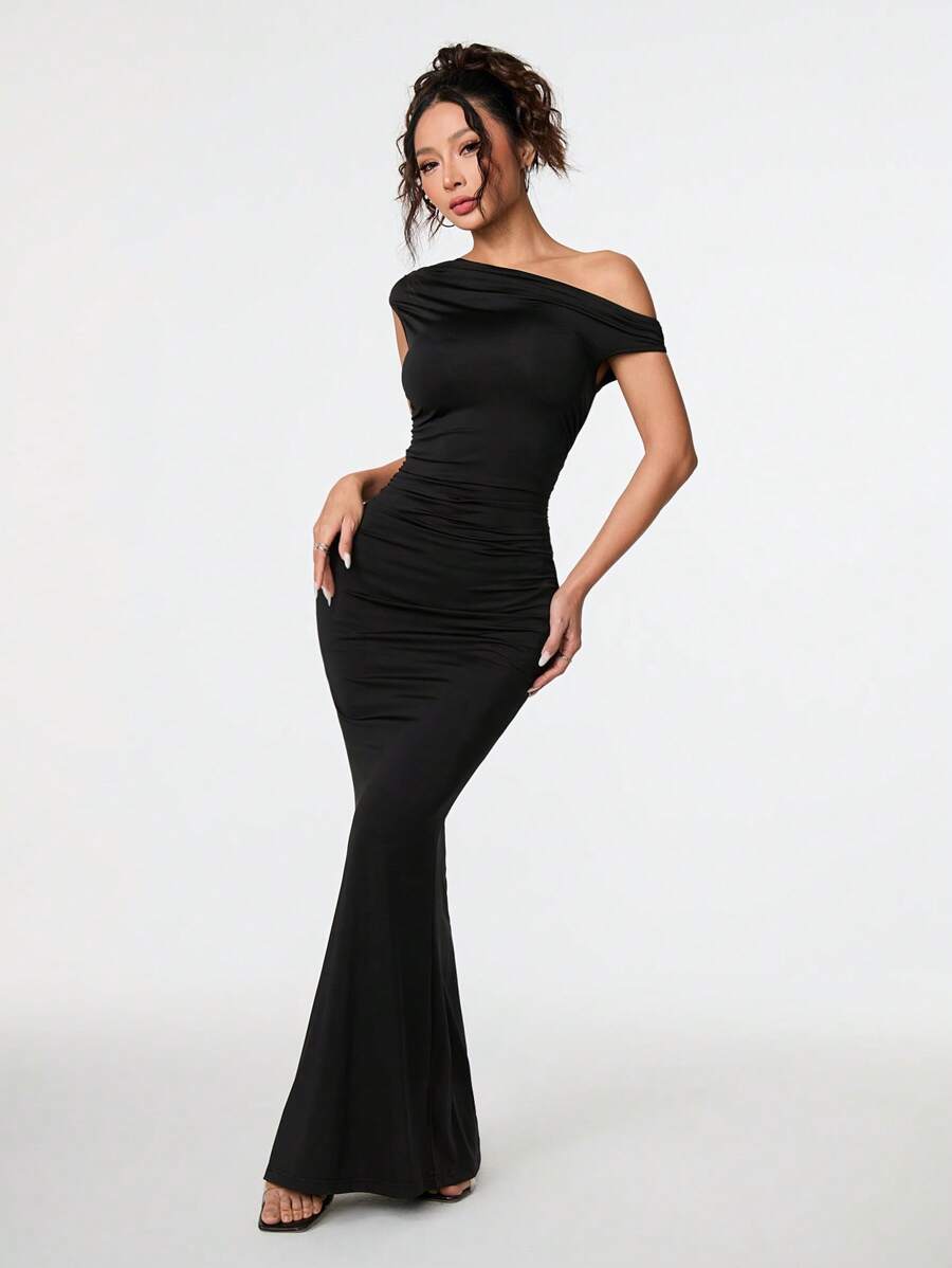 SVELTA - Petite One Shoulder Mermaid Maxi Dress