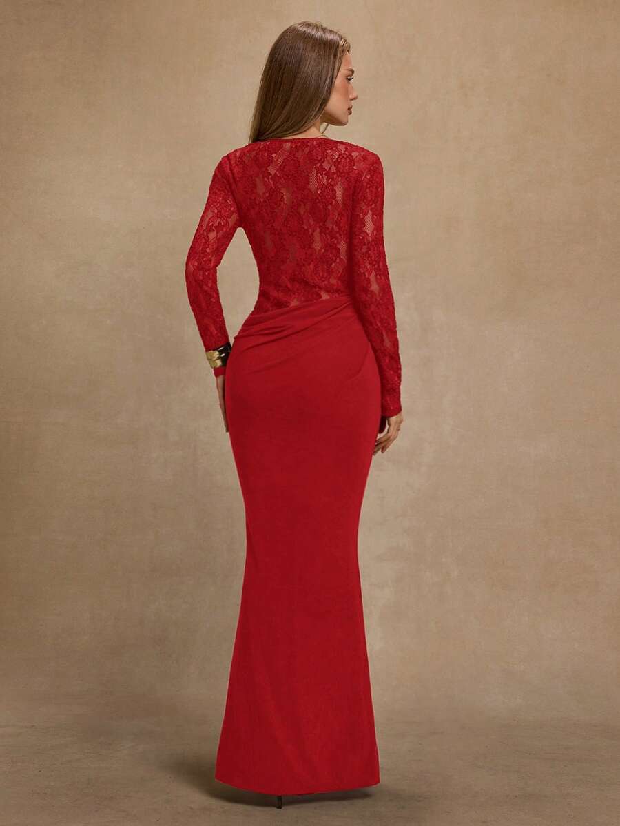 NOIRÉ LACE – Elegant Lace Bodycon Maxi Dress