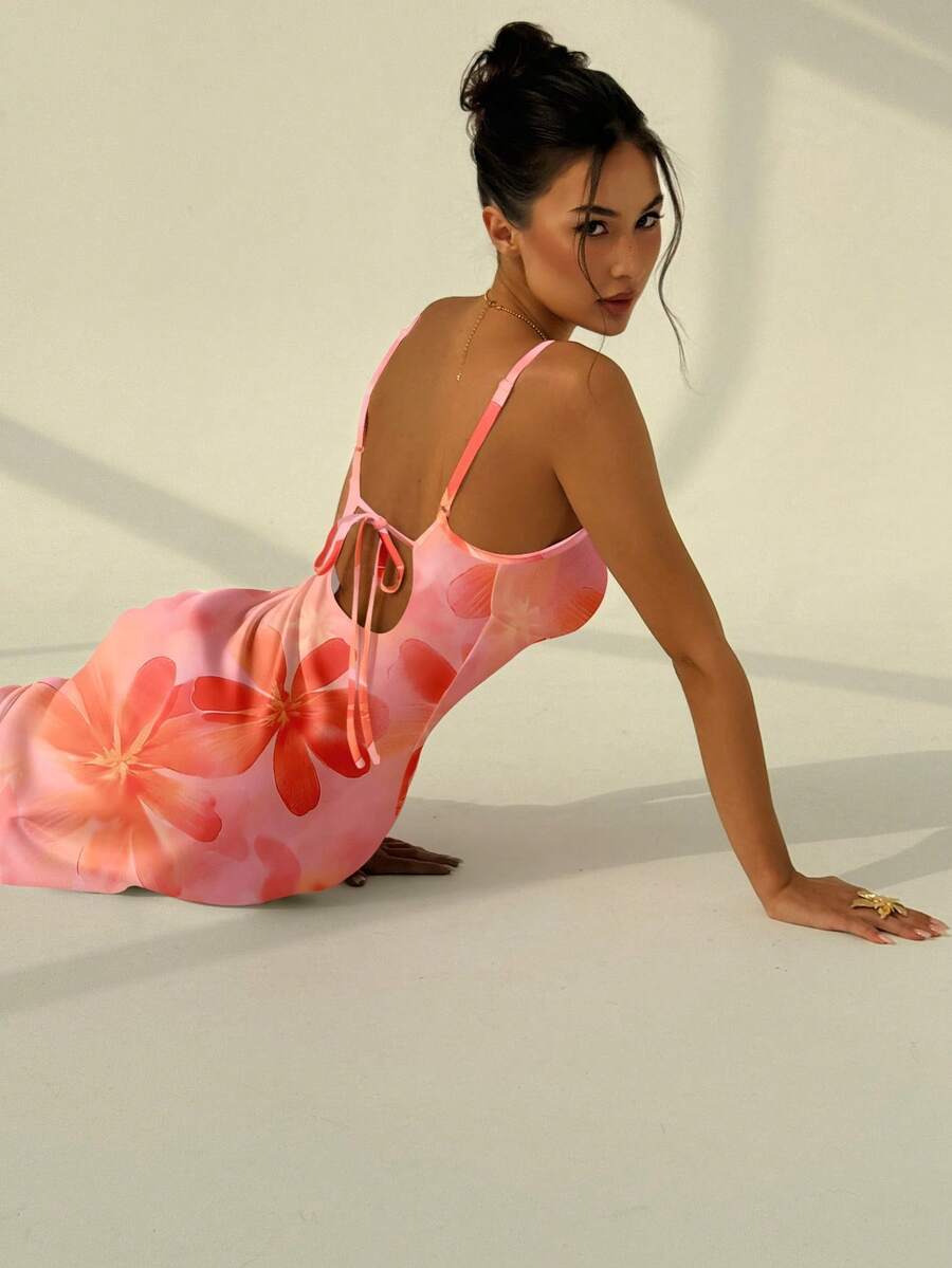 SUNFLARE – Tropical Print Bodycon Maxi Dress