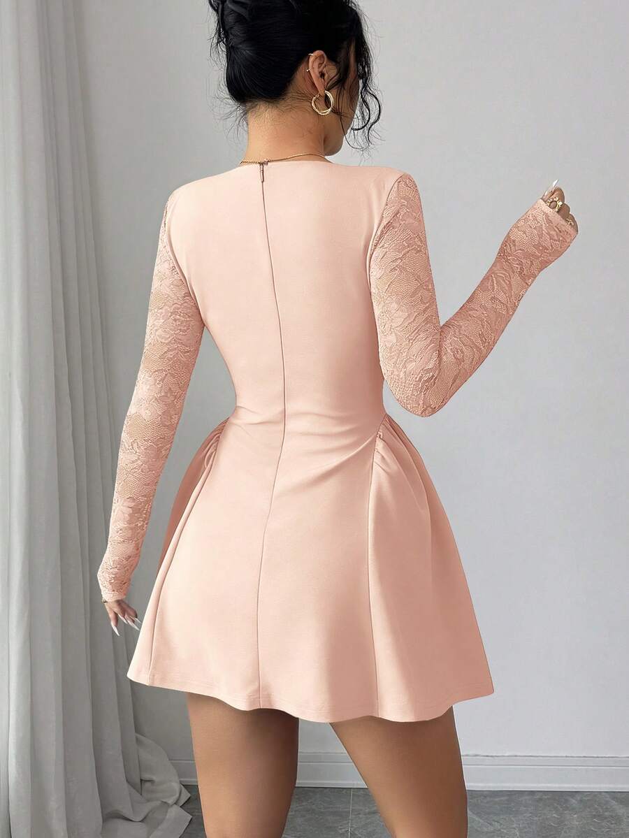 VILA – Deep V-Neck A-Line Mini Dress