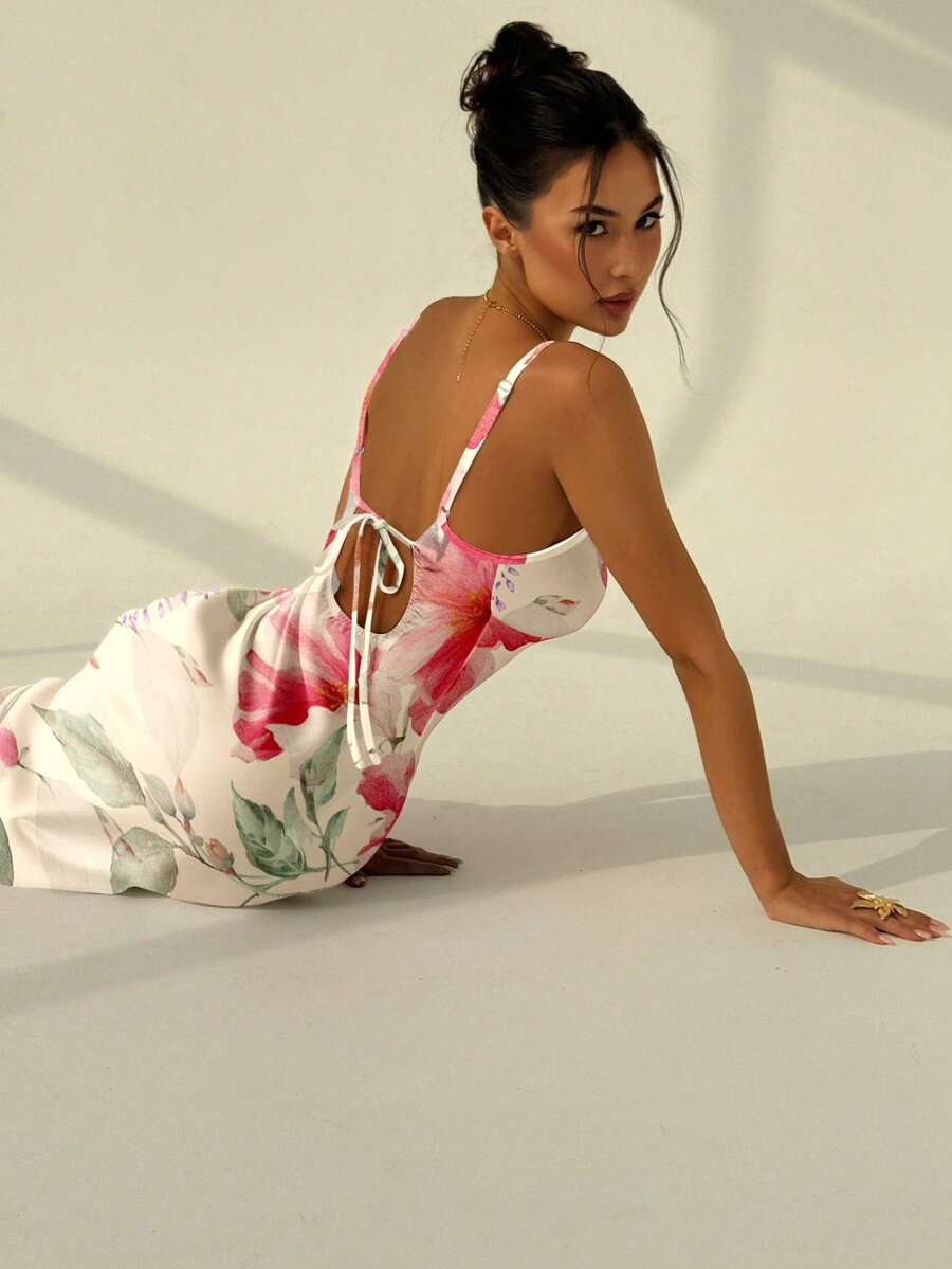 SUNFLARE – Tropical Print Bodycon Maxi Dress