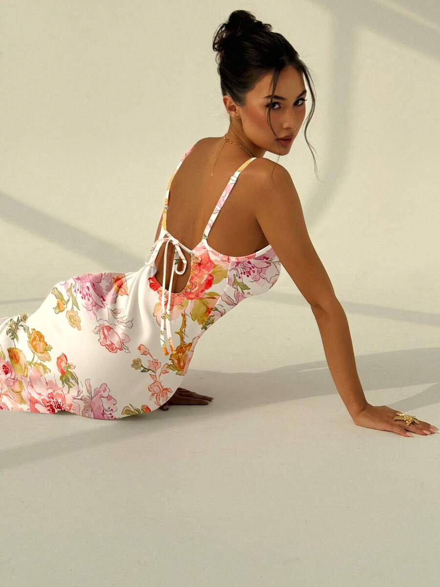 SUNFLARE – Tropical Print Bodycon Maxi Dress